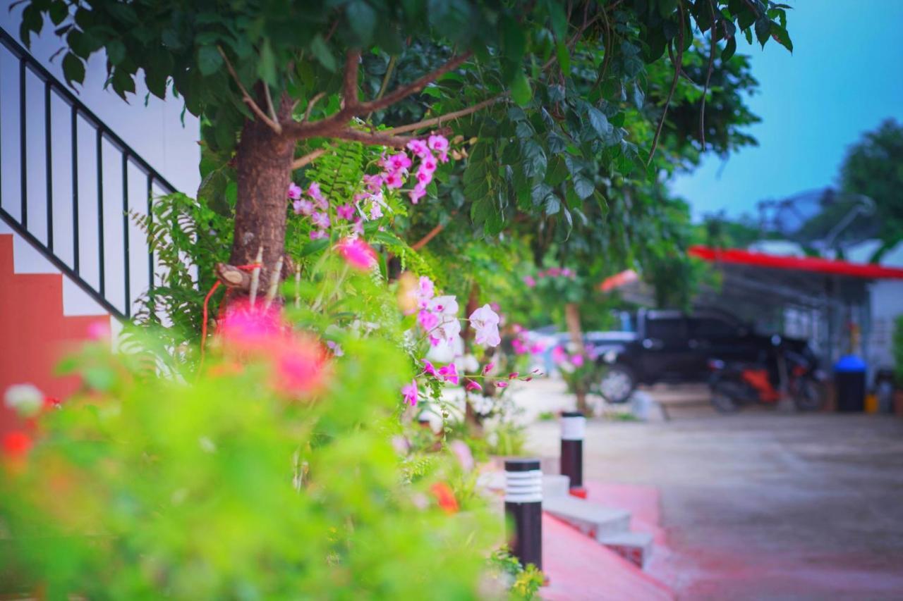 Pantip Boutique Hotel Lamphun Kültér fotó